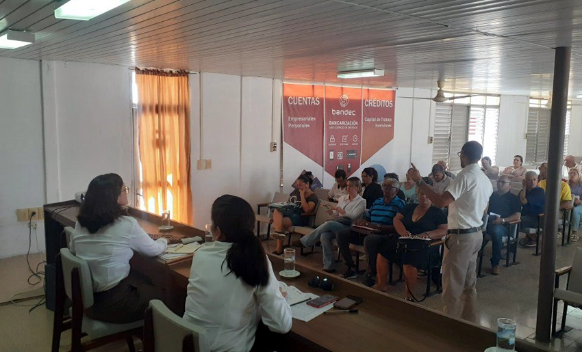 Bandec capacita a actores económicos, Holguín