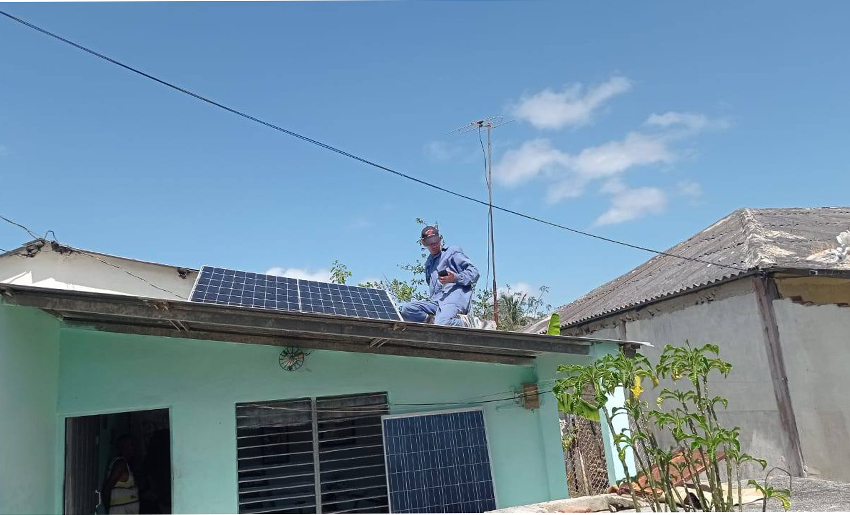 Paneles solares en Holguín