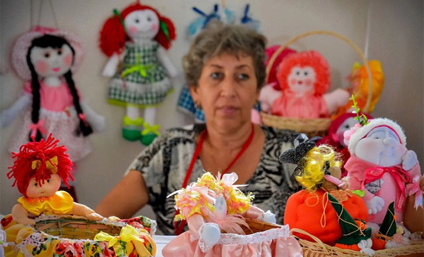 Academia Artes Manuales, Holguín