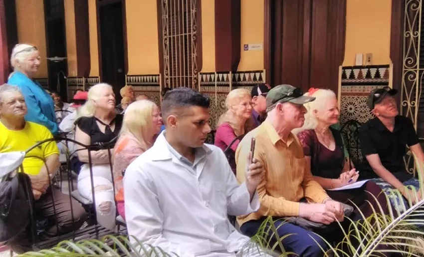 Actividades Casa de Iberoamérica, Comunidad de Albinos