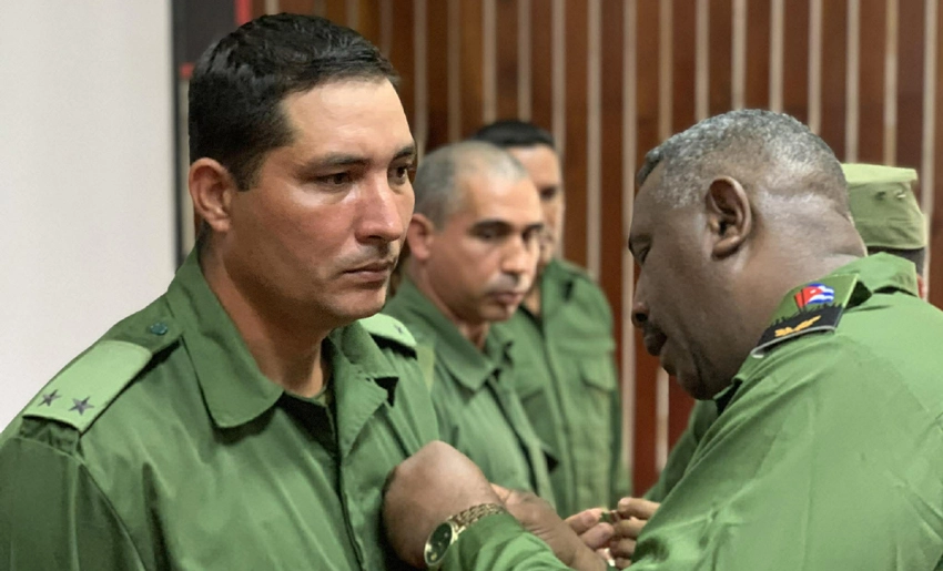 Reconocimiento, Aniversario 65 del Ejército Oriental