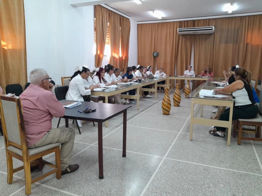 personal enfermería, capacitación, perfeccionar, trabajo, salud, Holguín