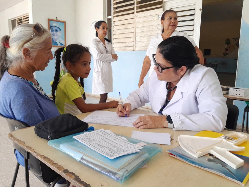potencian, cuidado infantil, jornada, Un abril por la Pediatría, salud, Holguín, Dra. Arecelis Hernández