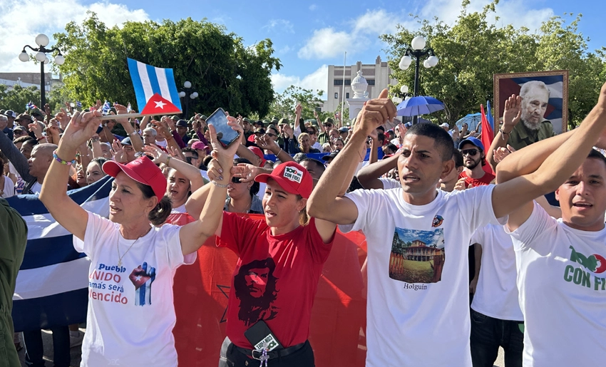 Holguineros apoyan a la Patria
