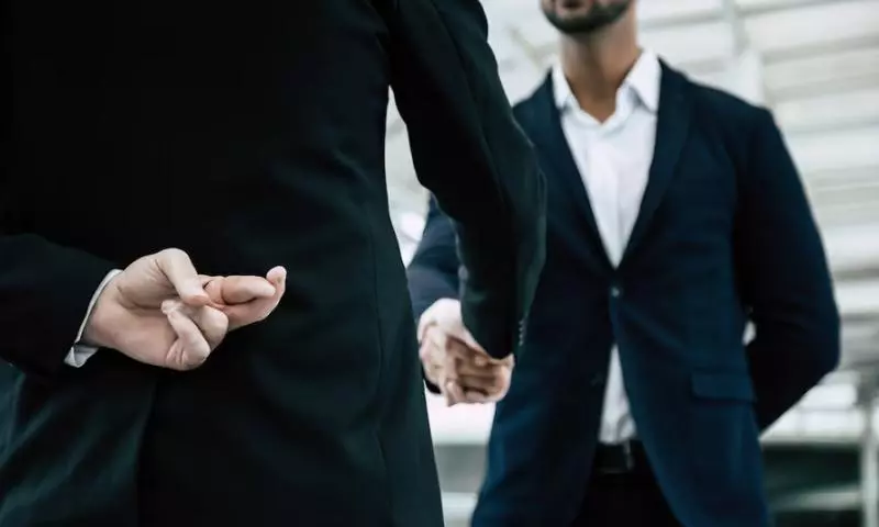 Mitomanía, Mentira patológica, Pseudología fantástica