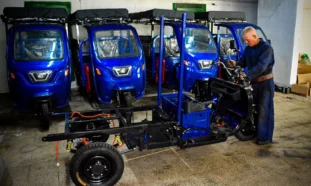 Holmeca, montaje de triciclos eléctricos