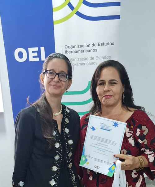 Reconocimiento a comunidad de albinos, Holguín