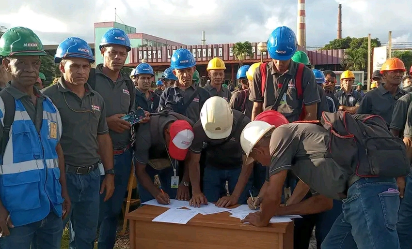 Trabajdores holguineros apoyan movimiento Mi Firma por la Patria