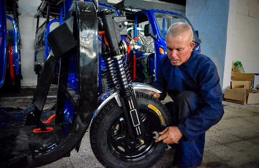 Holmeca, ensamblaje, triciclos eléctricos, cambio, matriz energética