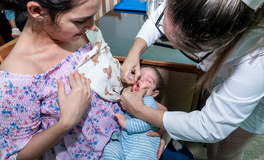 Vacunación antipolio, niños holguineros