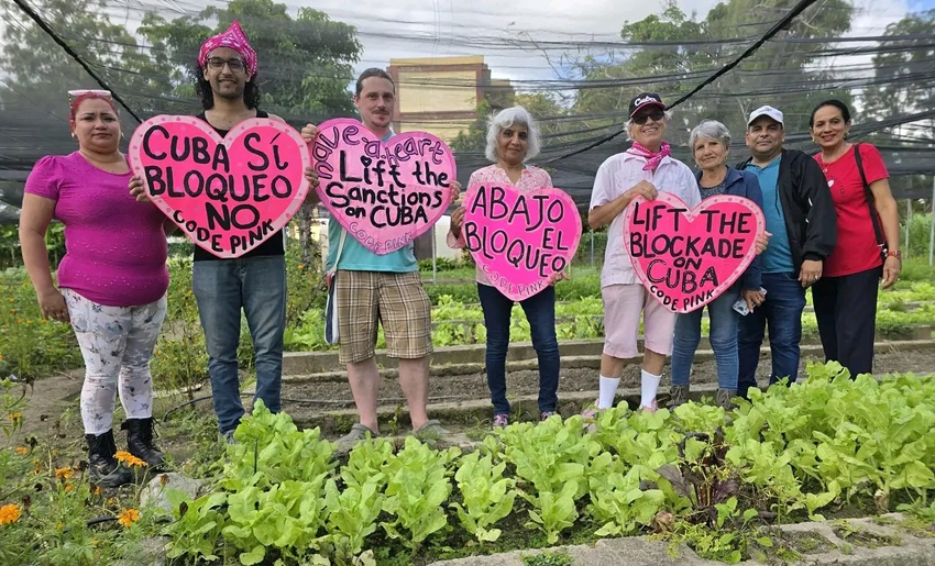 Code Pink en Holguín