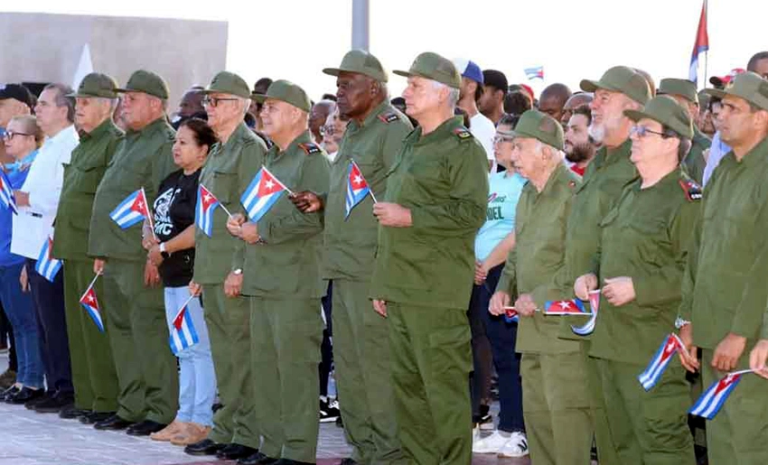 Tribuna Antimperialista en apoyo a Raúl Castro