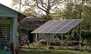Panales solares en zonas intrincadas de Holguín