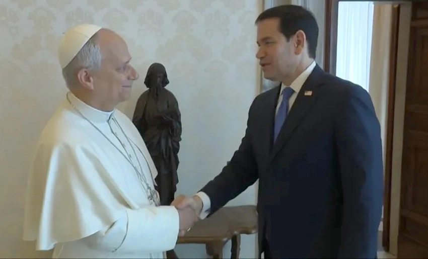 papa León XIV junto a Marco Rubio