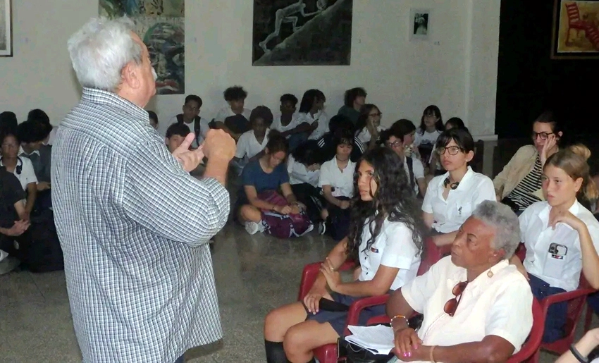 Presentación del libro Miradas al 24 de febrero
