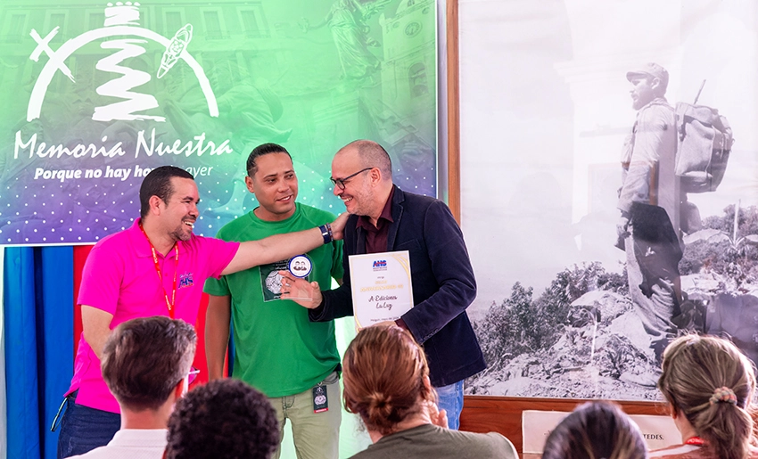 Reconocimiento a Luis Yuseff, director de Ediciones La Luz