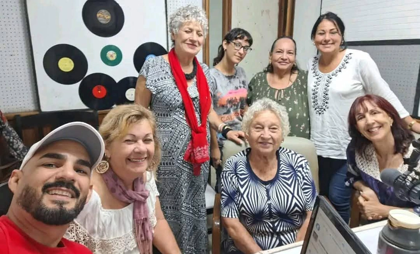 Colaboradores en Estamos tan cerca revista de la CMKO