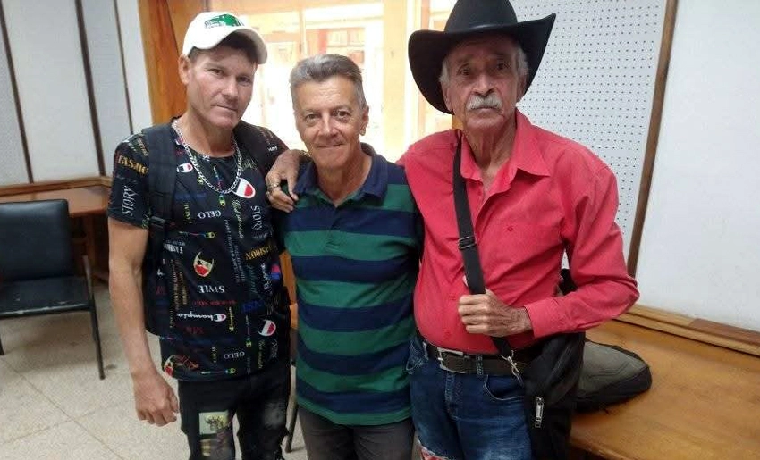 Integrantes del colectivo radial Fiesta en el Campo de la CMKO