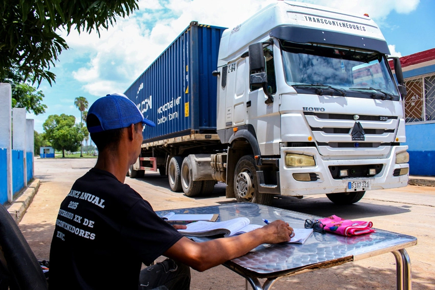camiones, transporte, carga, Holguín