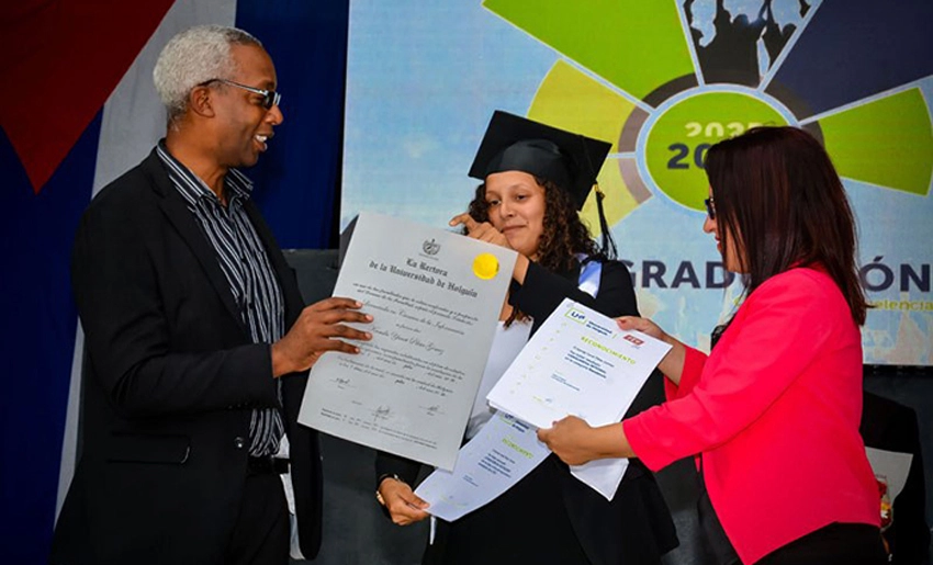 Graduación universidad de Holguín