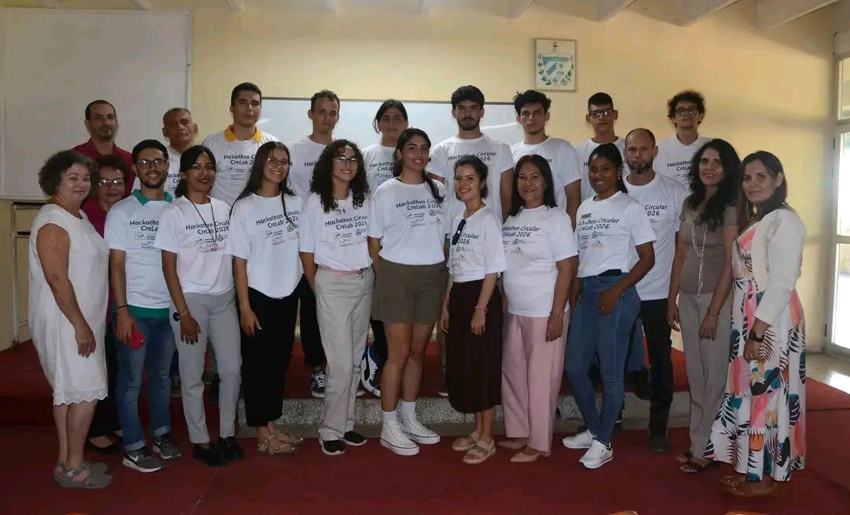 Participantes en Hackathon Circular CreLab 2026, UHo