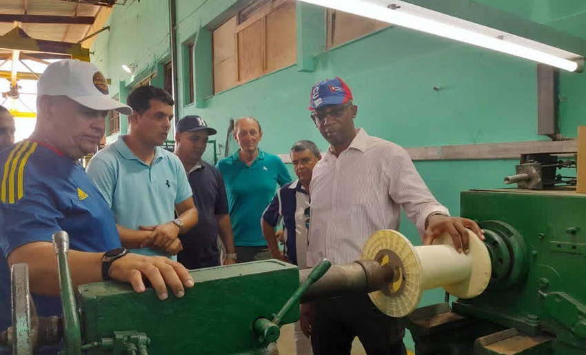 taller, transformadores, Holguín, reparación, recuperación, Empresa Eléctrica