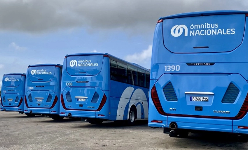 Ómnibus Yutong entregados a Holguín