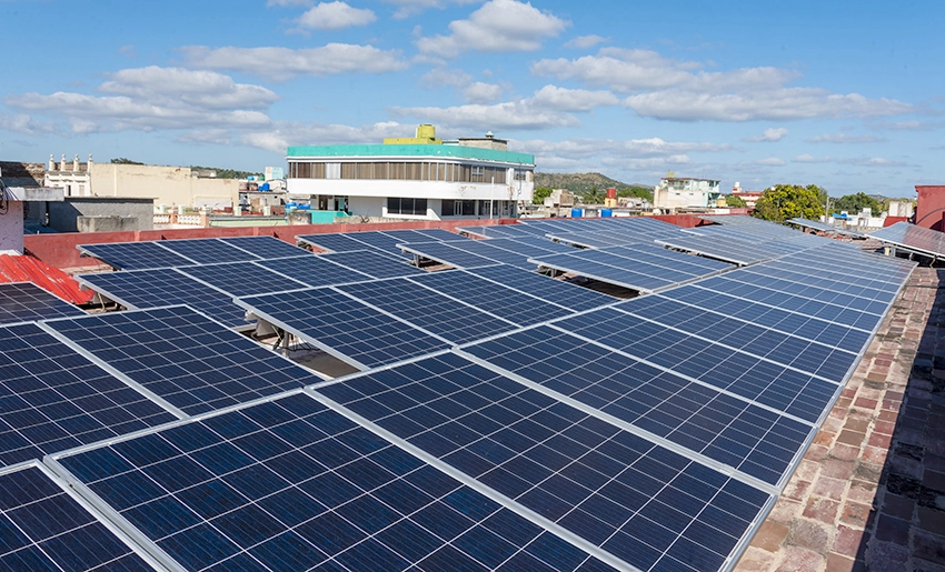 Paneles solares en Holguín