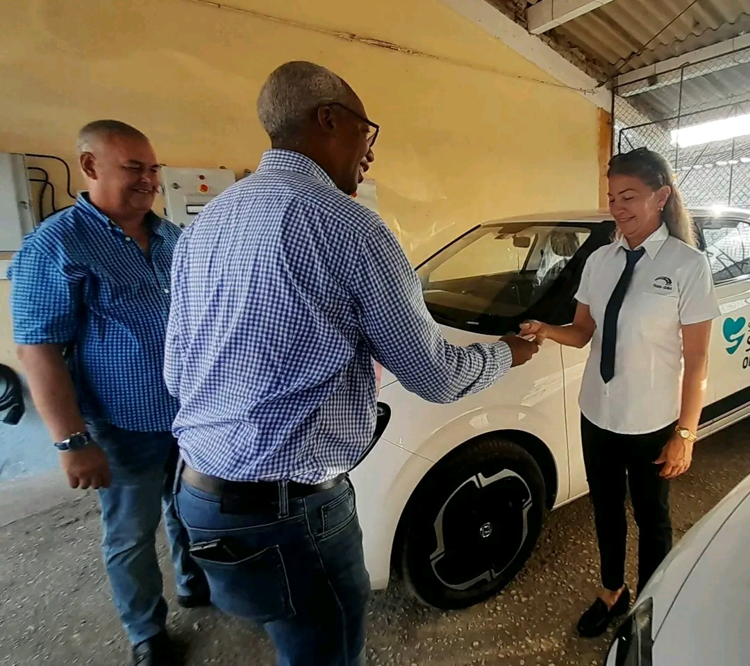 vehículo ecológico para la salud en Holguín