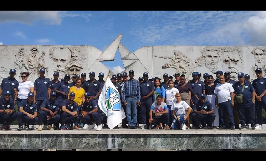 Abanderamiento de los Cachorros de Holguín