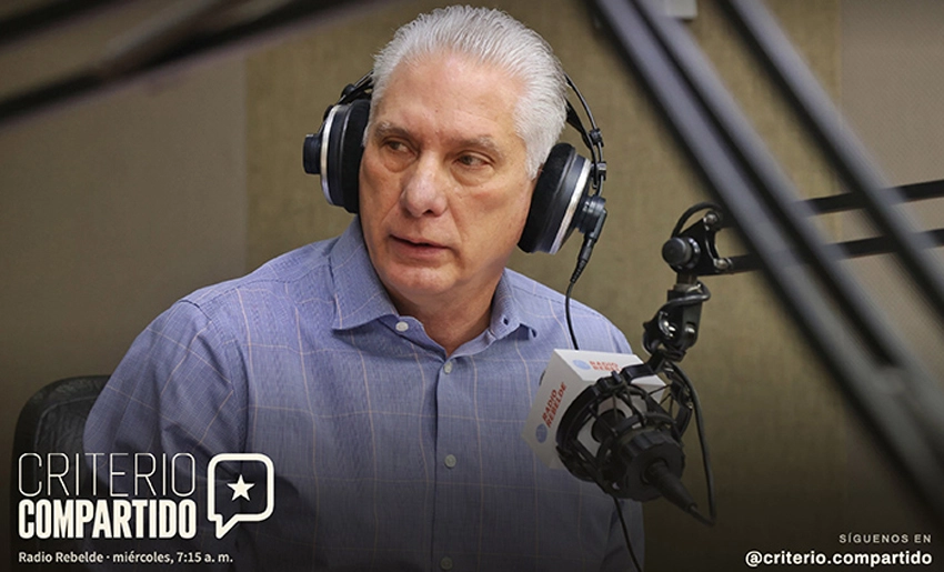 Miguel Díaz-Canel en programa radial