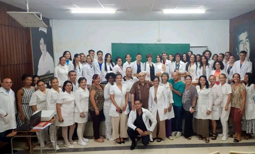 Profesionales de la salud del Hospital Pediátrico de Holguín