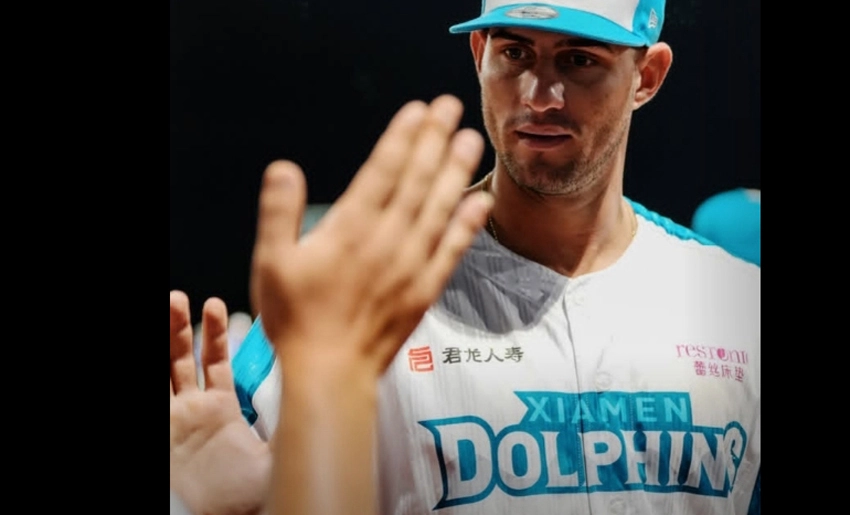 Yasiel González, pelotero holguinero