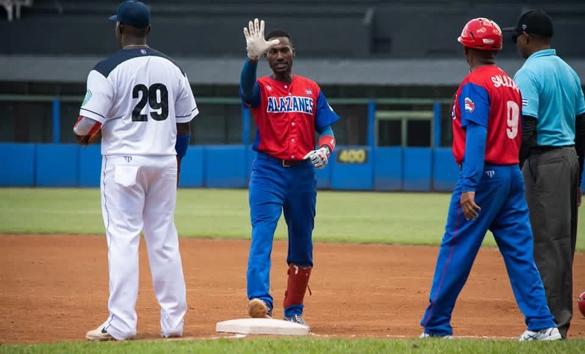 Juego de béisbol, Holguín