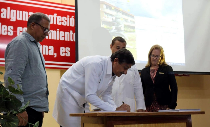 entrega cargo de director del Hospital Lucía