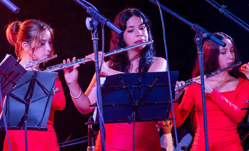 Estudiantes de la enseñanza artística en Fiesta Iberoamericana