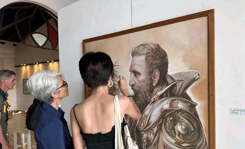 Inauguran, Holguín, salón de artes visuales, dedicado, Fidel Castro