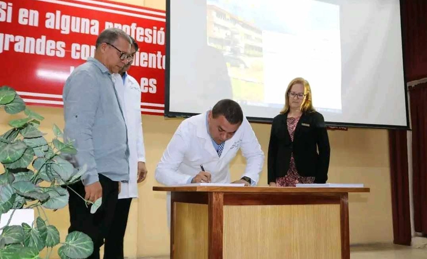 Recepción de nueva dirección del Hospital Lucía en Holguín