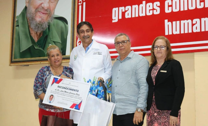 Reconocimiento a Dr. Luis Mario Carrasco del Hospital Lucía