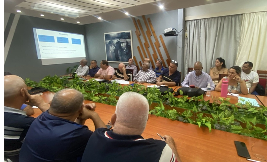Reunión con vicieministro de Transporte, Holguín
